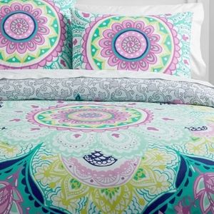 PB  Teen Queen Duvet with 2 standard shams